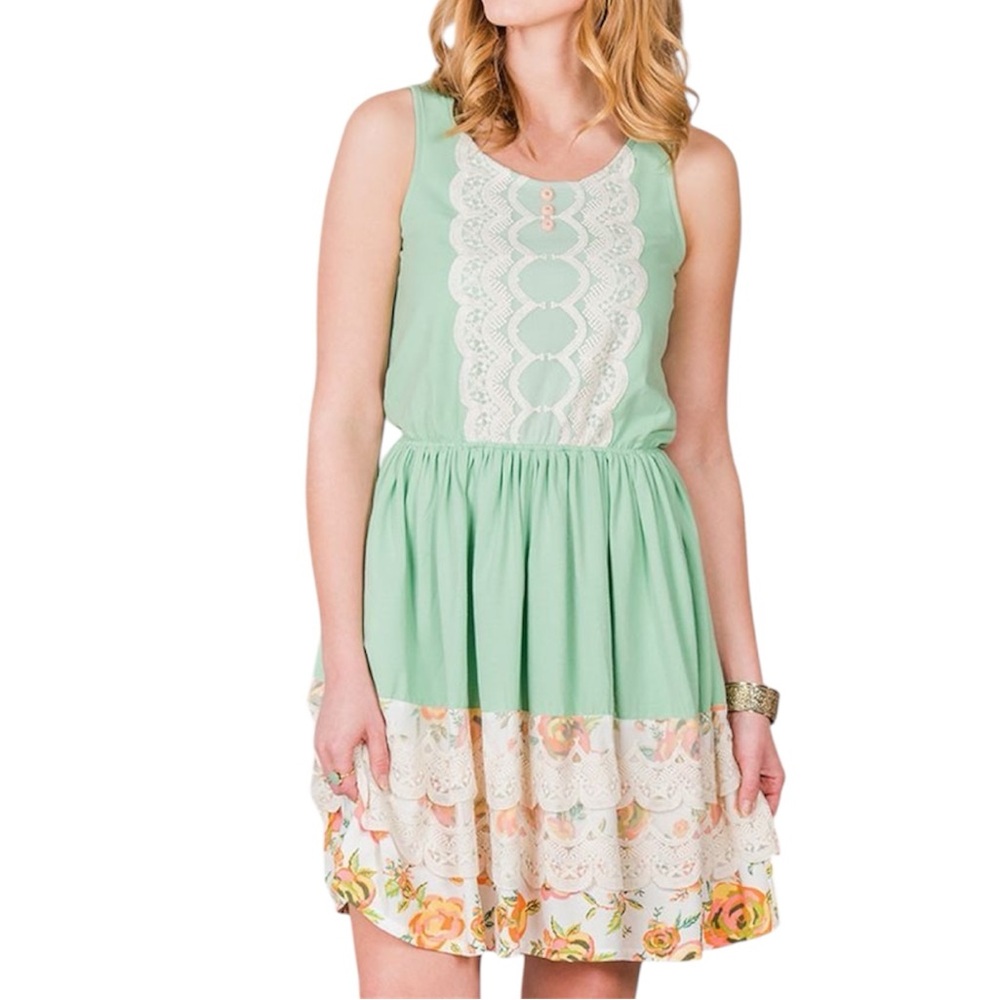 MATILDA JANE Sleeveless Green Lace Floral Mini Dress